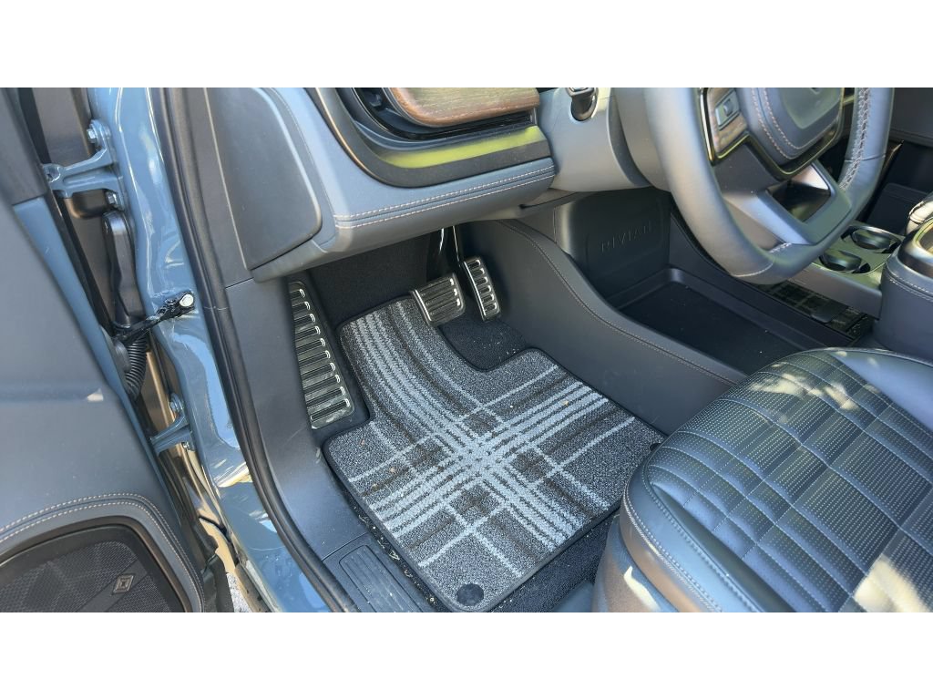 Used 2026 Rivian R1S Premium AWD/4WD image 6