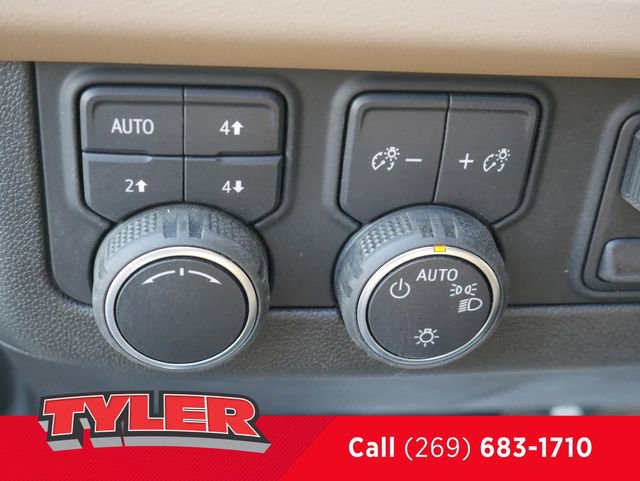 Used 2021 Chevrolet Suburban Premier w/ Premium Package AWD/4WD image 29