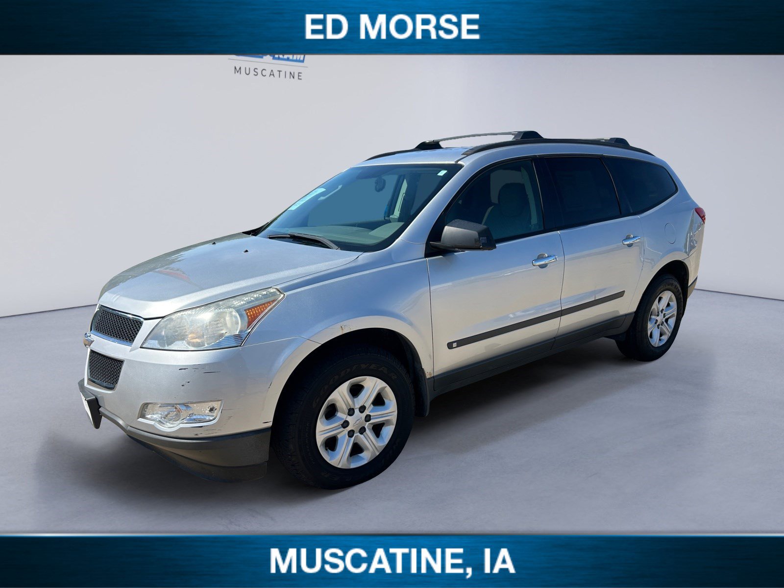Used 2010 Chevrolet Traverse LS FWD image 1