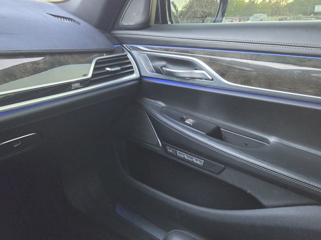 Used 2016 BMW 750i xDrive AWD/4WD image 26