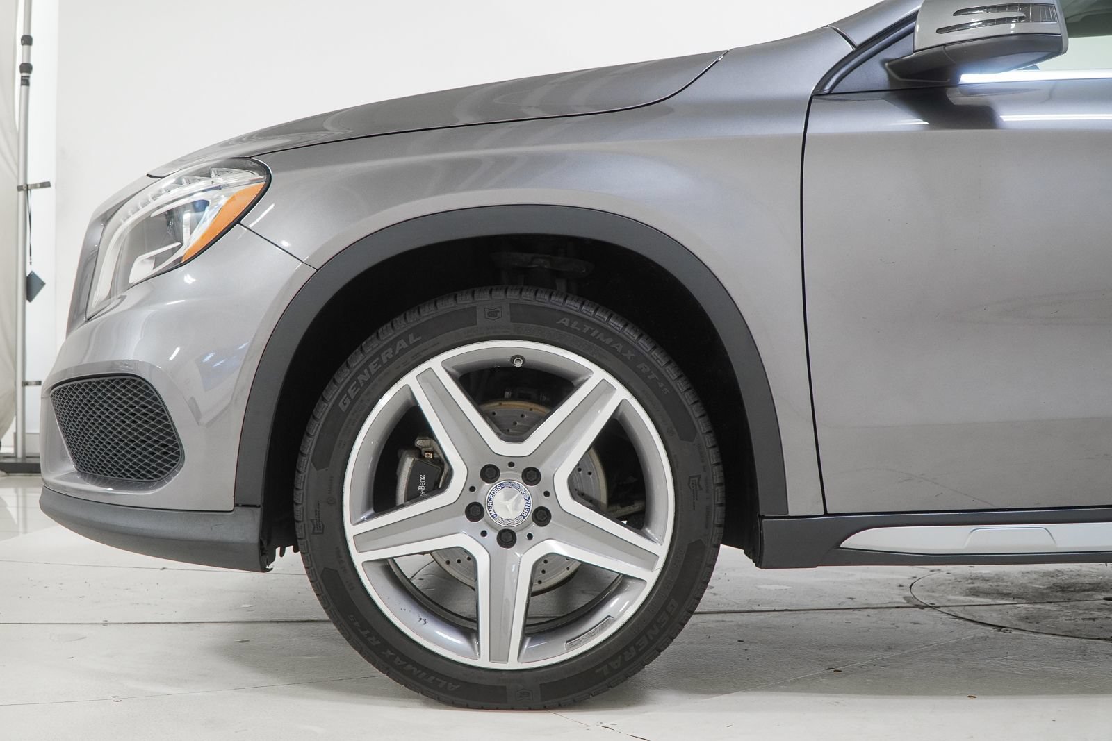 Used 2015 Mercedes-Benz GLA 250 4MATIC image 16