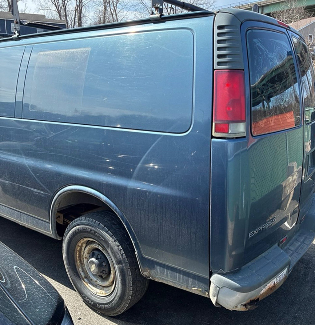 Used 1999 Chevrolet Express 3500 Extended RWD image 5