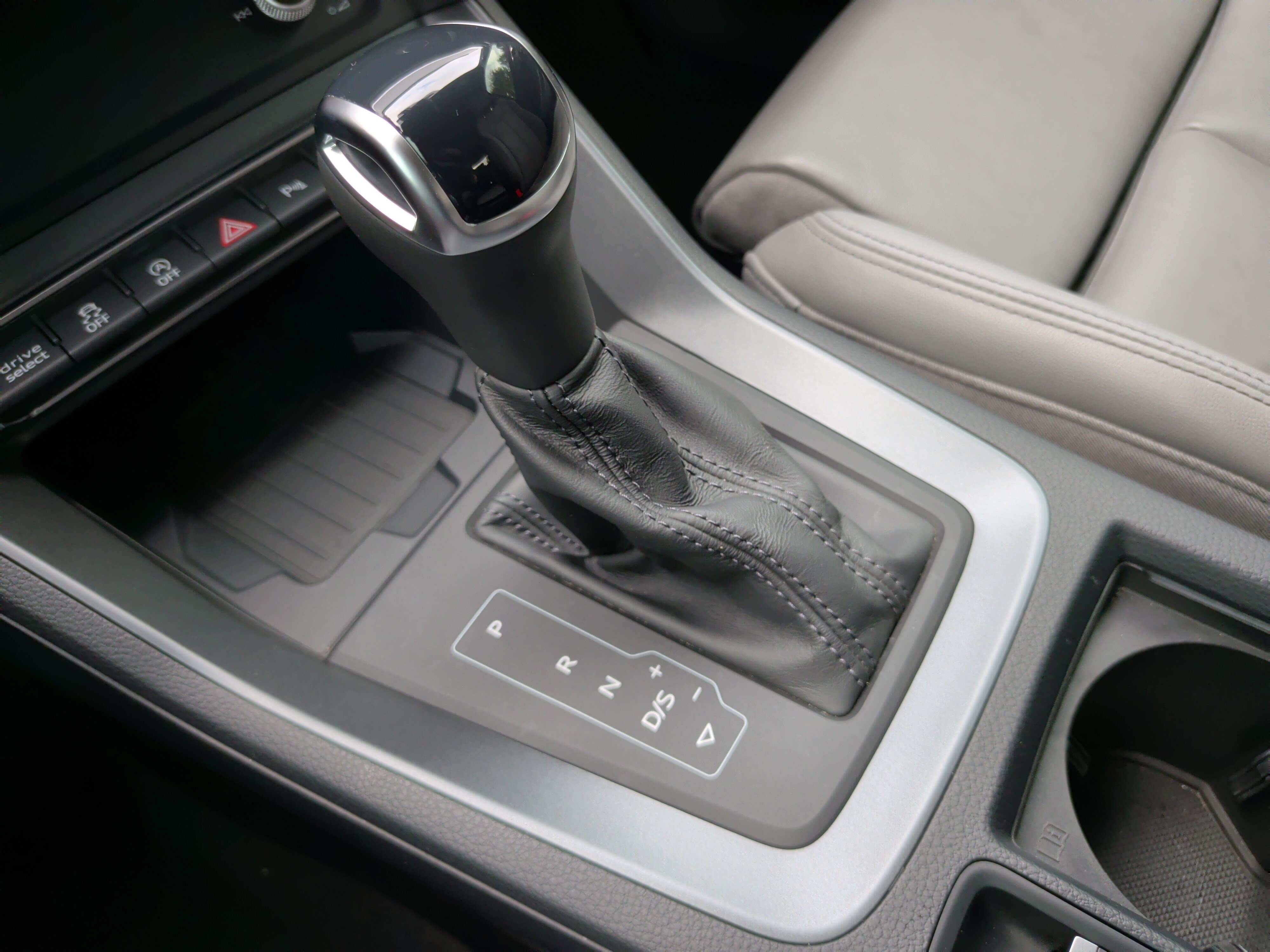Used 2024 Audi Q3 2.0T Premium Plus AWD/4WD image 22