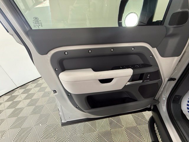 New 2026 Land Rover Defender 110 S AWD/4WD image 13