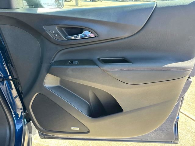 Used 2023 Chevrolet Equinox RS w/ RS Leather Package image 17