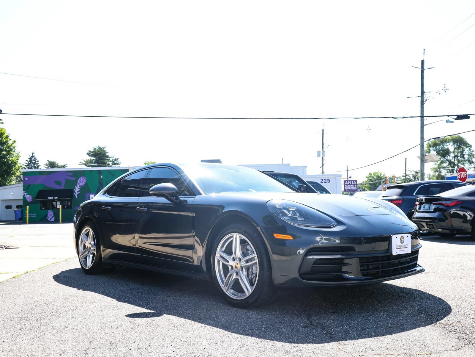Used 2017 Porsche Panamera 4 w/ Premium Package AWD/4WD image 3