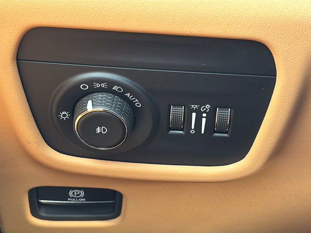 Used 2024 Jeep Grand Cherokee L Summit image 34