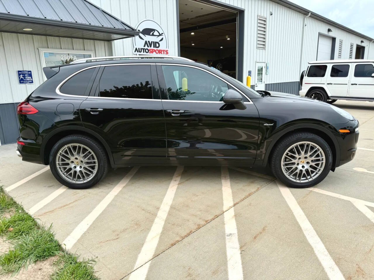 Used 2015 Porsche Cayenne Diesel w/ Premium Plus Package AWD/4WD image 9