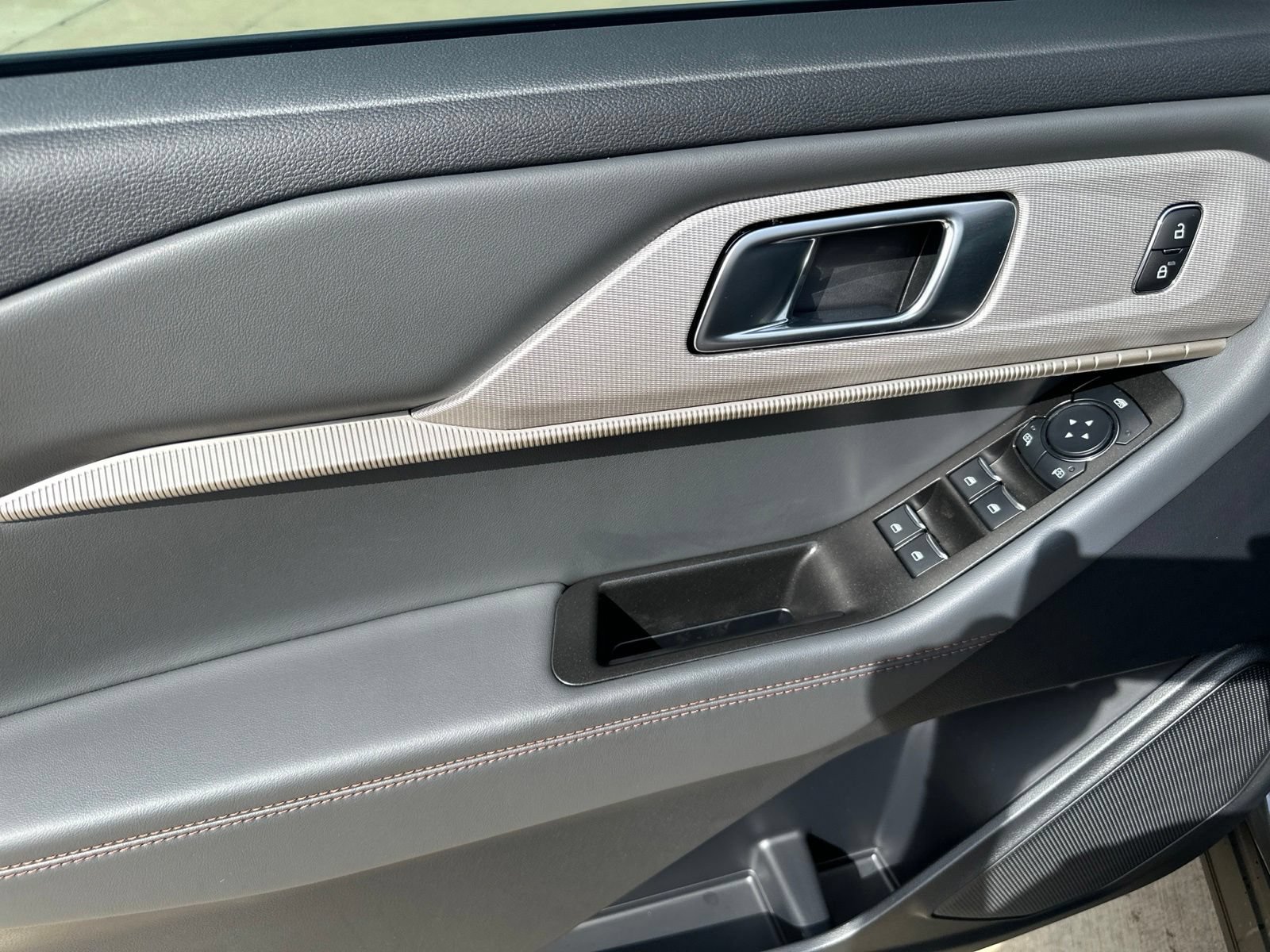 New 2026 Ford Explorer Active w/ Active Comfort Package RWD image 18