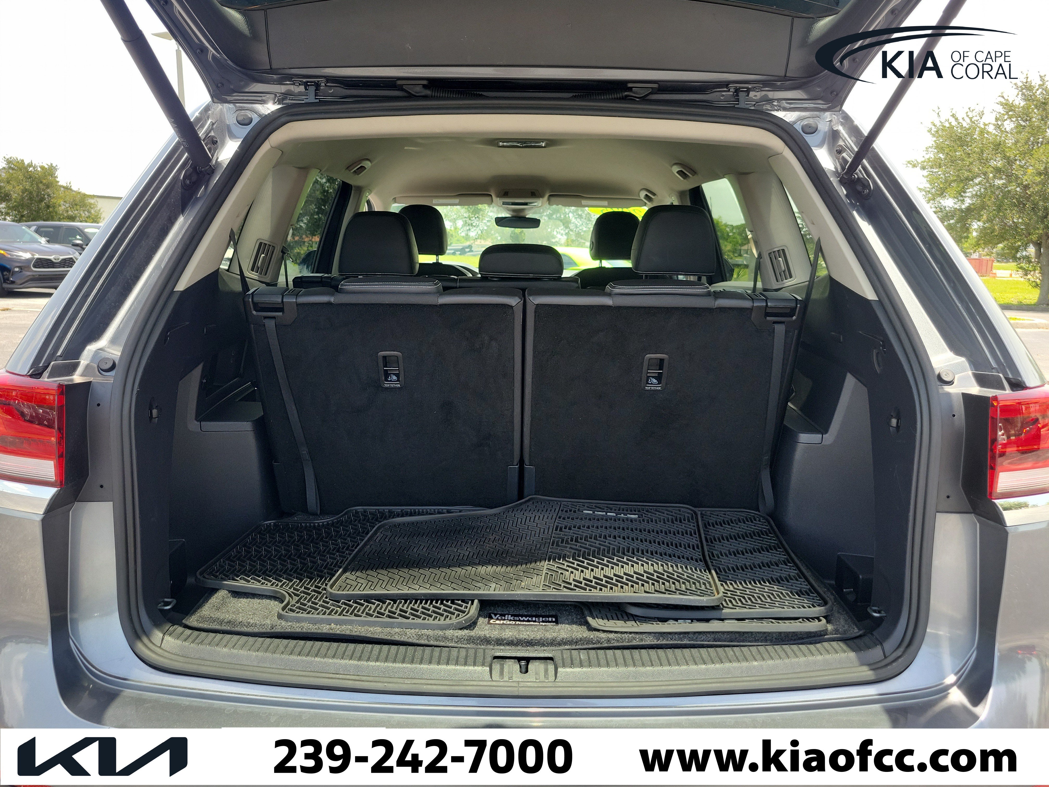 Used 2025 Volkswagen Atlas SE FWD image 11
