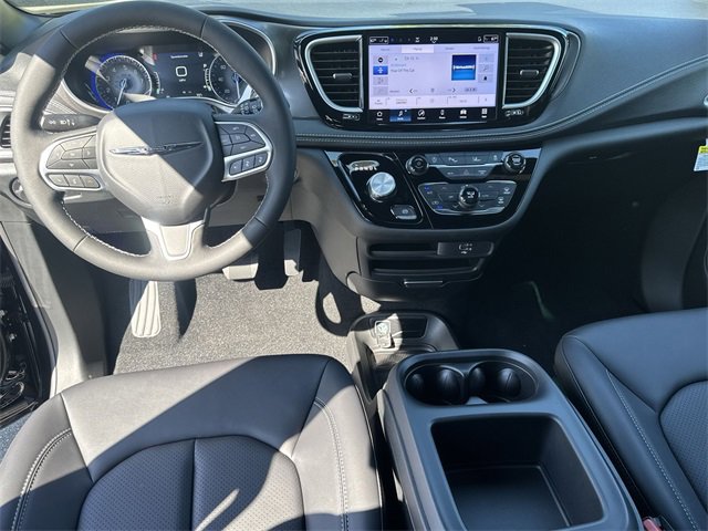 New 2026 Chrysler Pacifica Select image 18