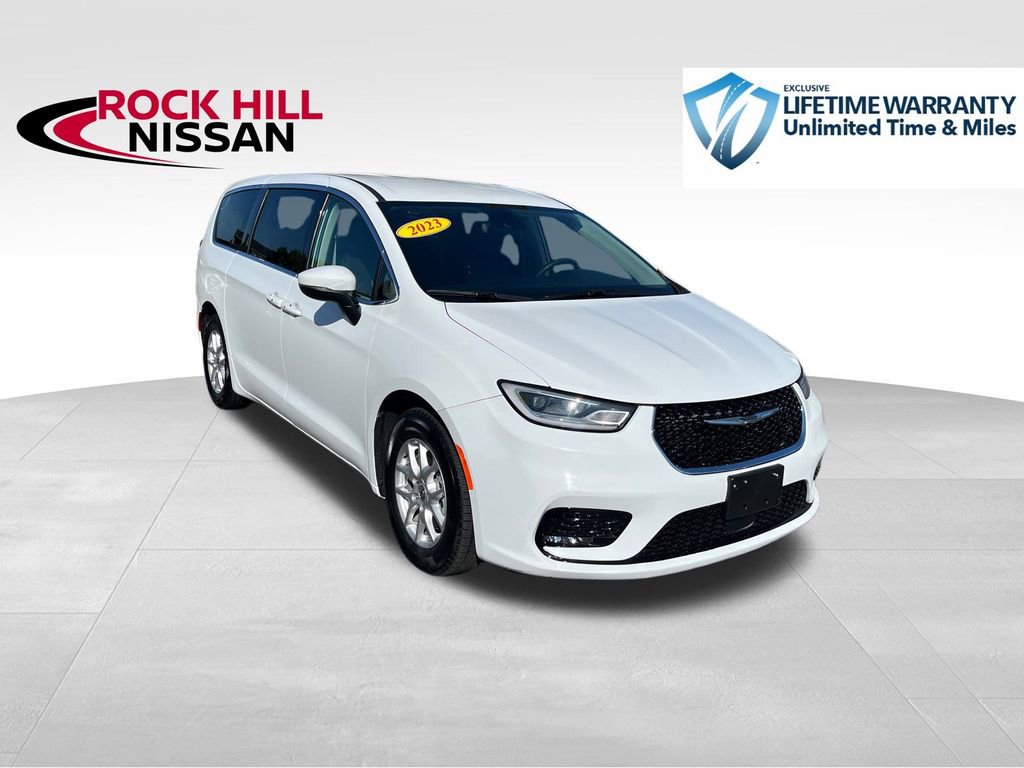Used 2023 Chrysler Pacifica Touring-L