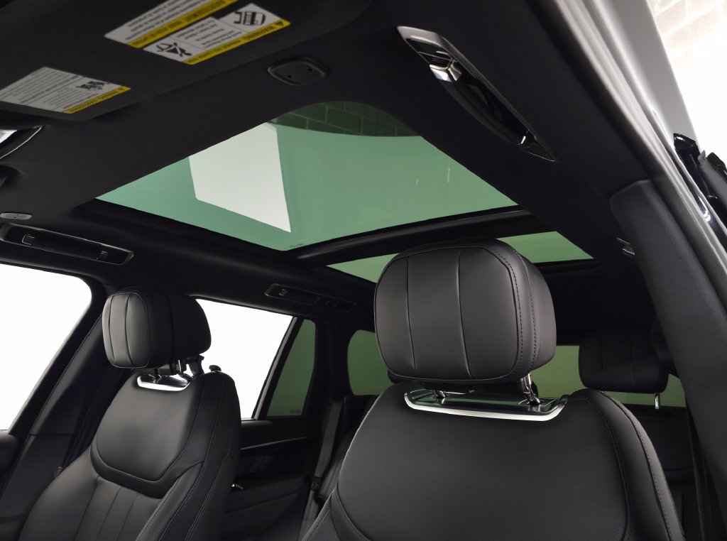 New 2026 Land Rover Range Rover SE AWD/4WD image 19