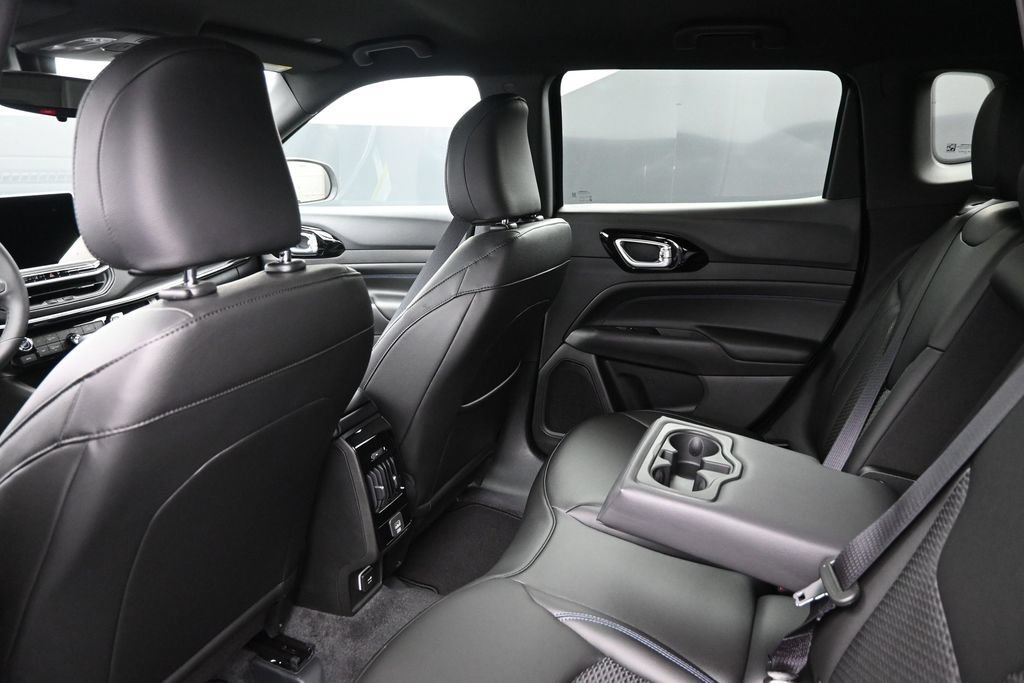 New 2026 Jeep Compass Latitude AWD/4WD image 19