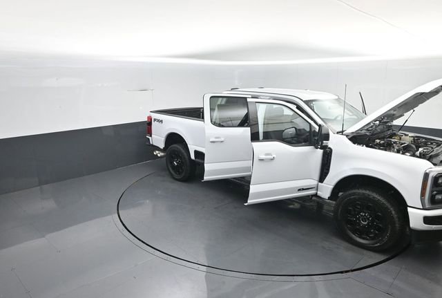 New 2026 Ford F350 Lariat w/ Black Appearance Package AWD/4WD image 32