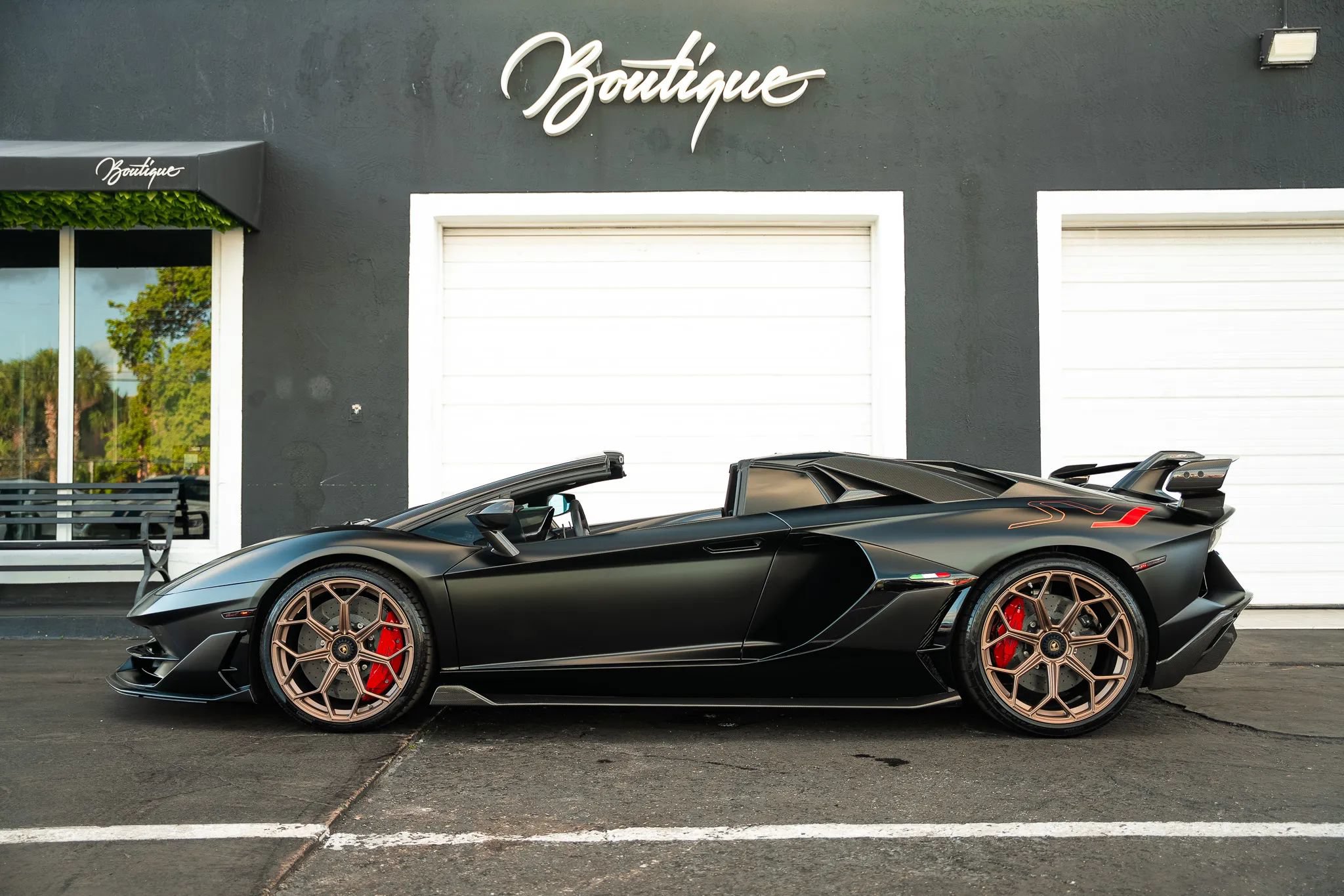 Used 2021 Lamborghini Aventador SVJ AWD/4WD image 7