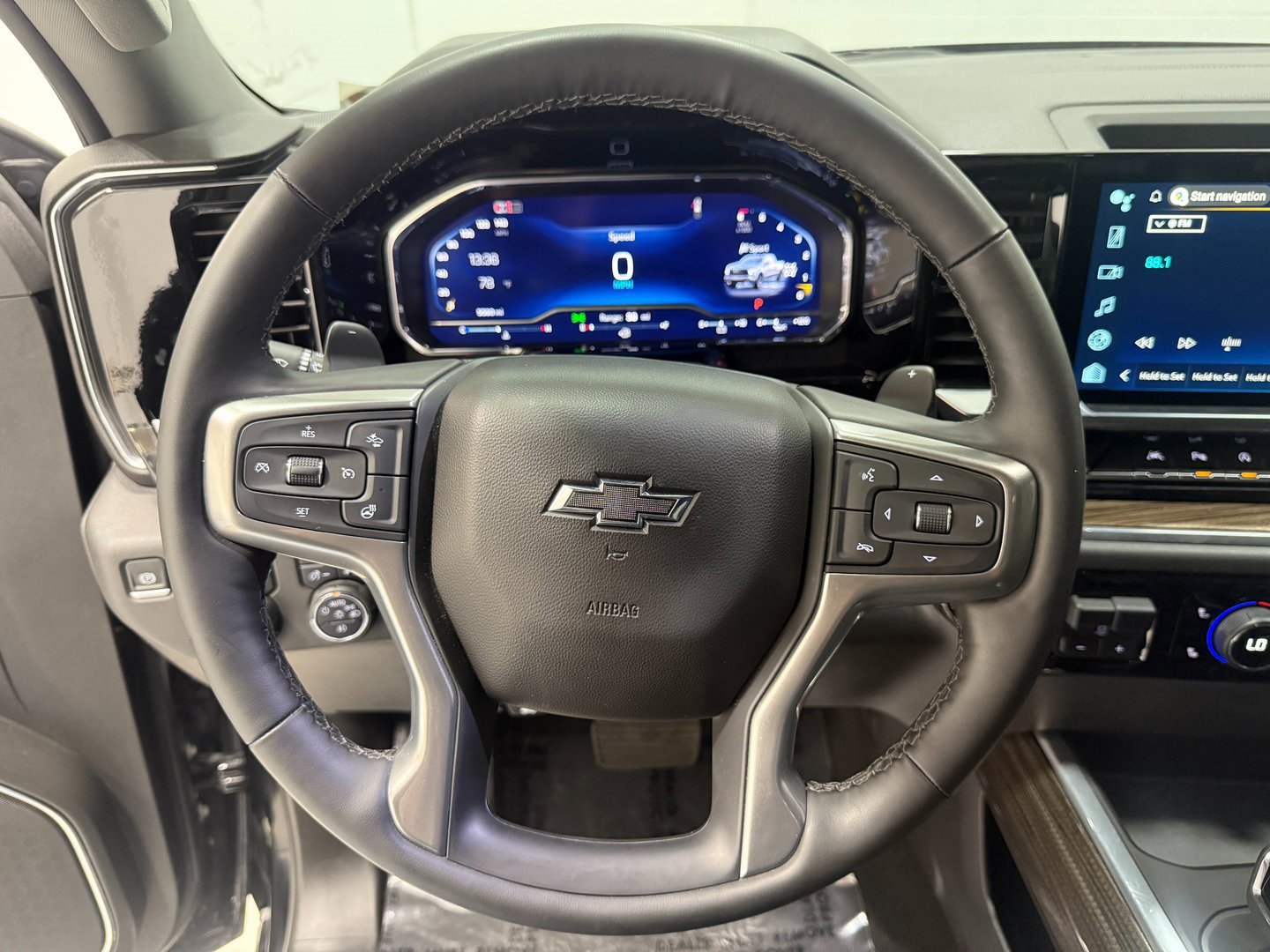 Used 2025 Chevrolet Silverado 1500 LT Trail Boss w/ LT Trail Boss Premium Package image 16