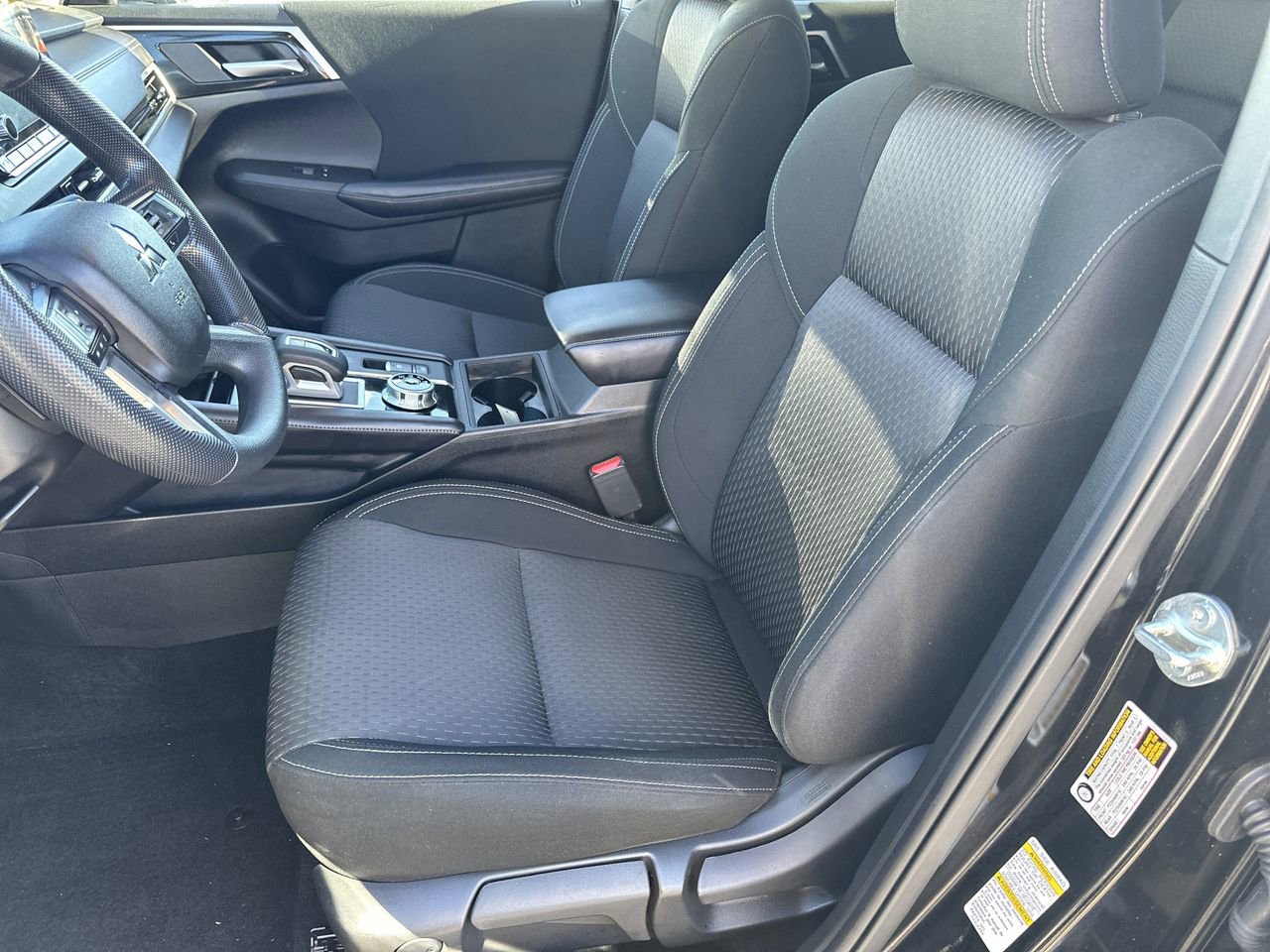 Used 2024 Mitsubishi Outlander ES image 21