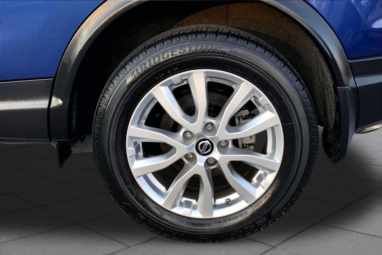 Used 2022 Nissan Rogue Sport SV FWD image 11