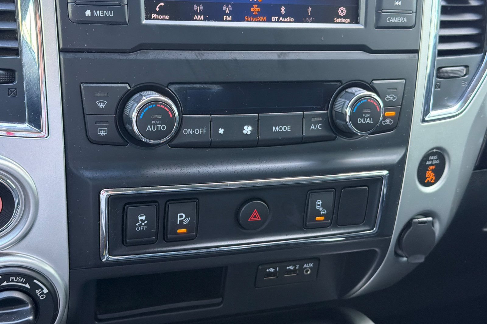 Used 2019 Nissan Titan SV w/ SV Convenience Package AWD/4WD image 17