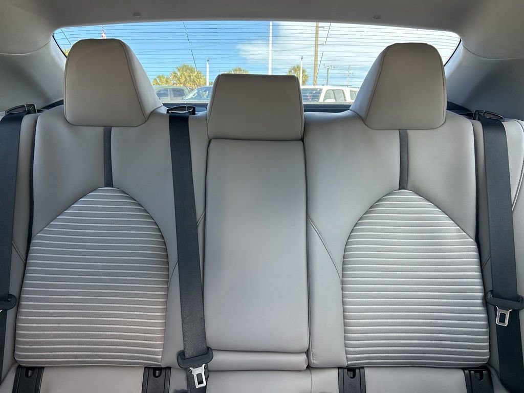 Used 2023 Toyota Camry SE FWD image 14