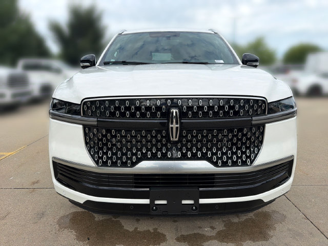 New 2026 Lincoln Navigator Reserve AWD/4WD image 12
