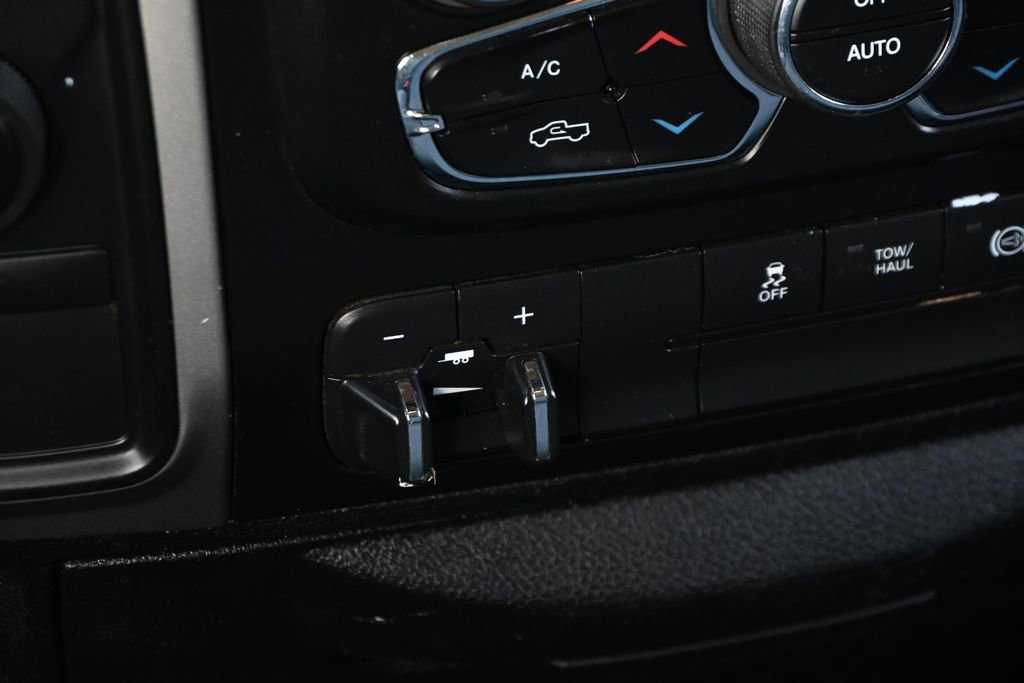 Used 2018 RAM 2500 SLT AWD/4WD image 20