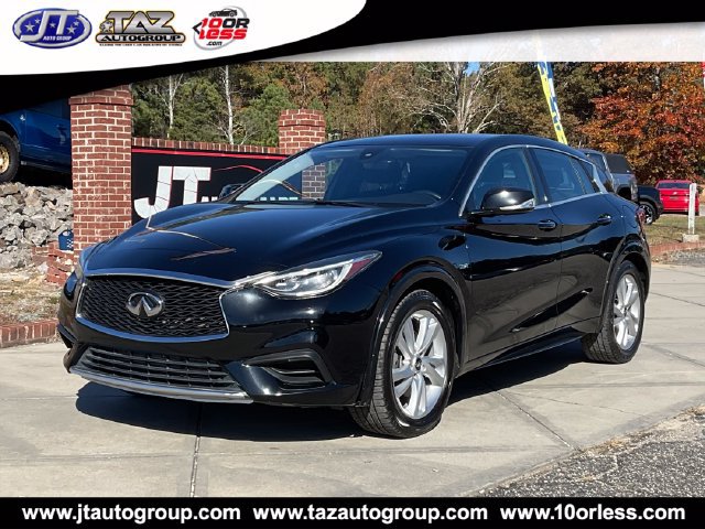 Used 2017 INFINITI QX30 FWD image 3