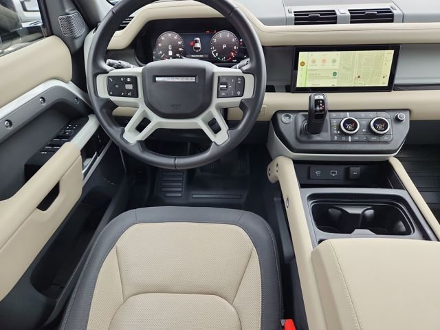 Used 2024 Land Rover Defender 110 X-Dynamic SE AWD/4WD image 4