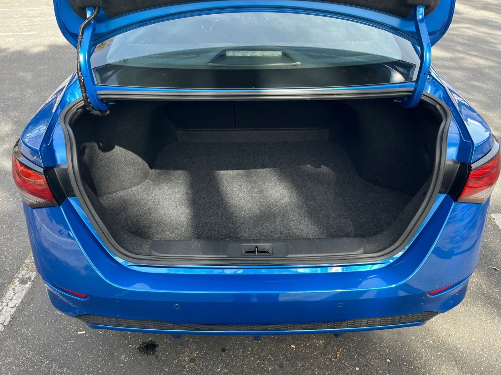 Used 2025 Nissan Sentra SV FWD image 29