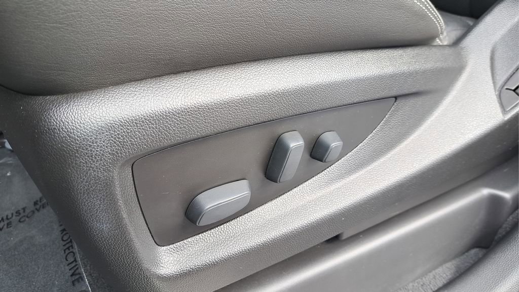 Used 2019 GMC Yukon Denali w/ Denali Ultimate Package image 19