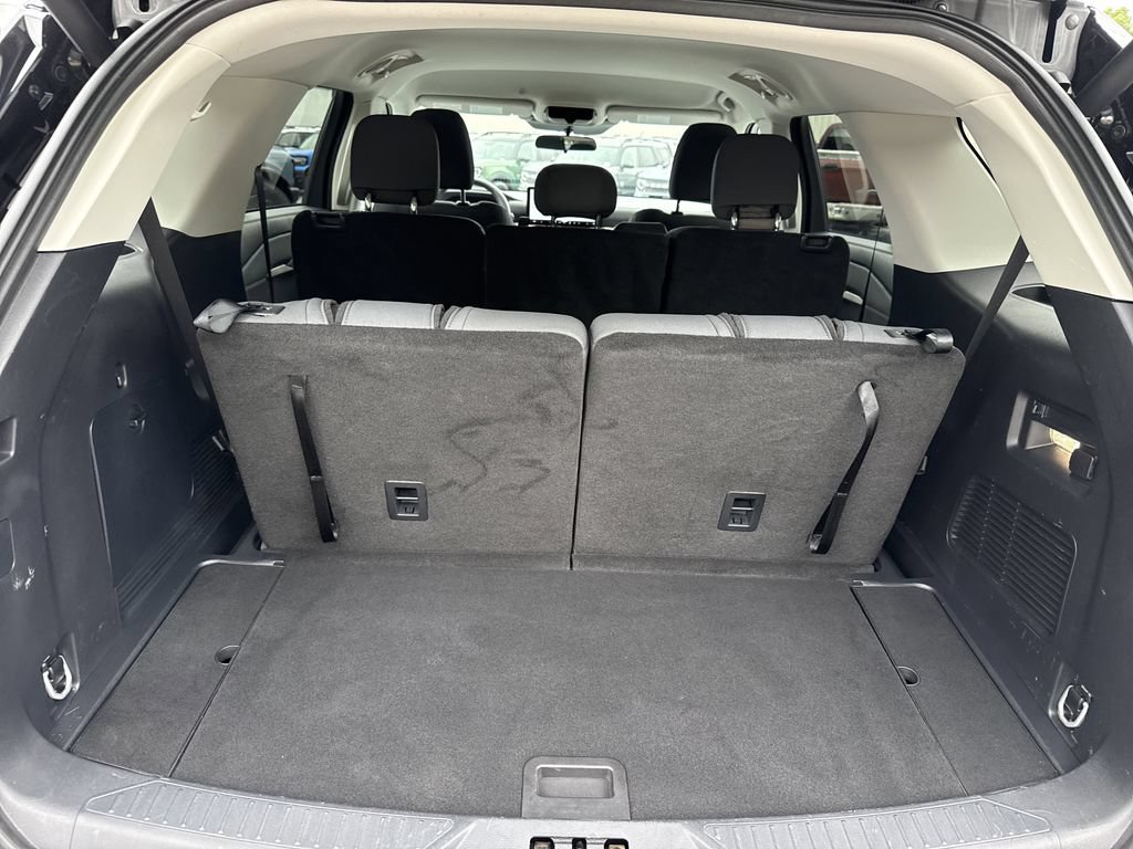 Used 2025 Ford Explorer Active AWD/4WD image 20