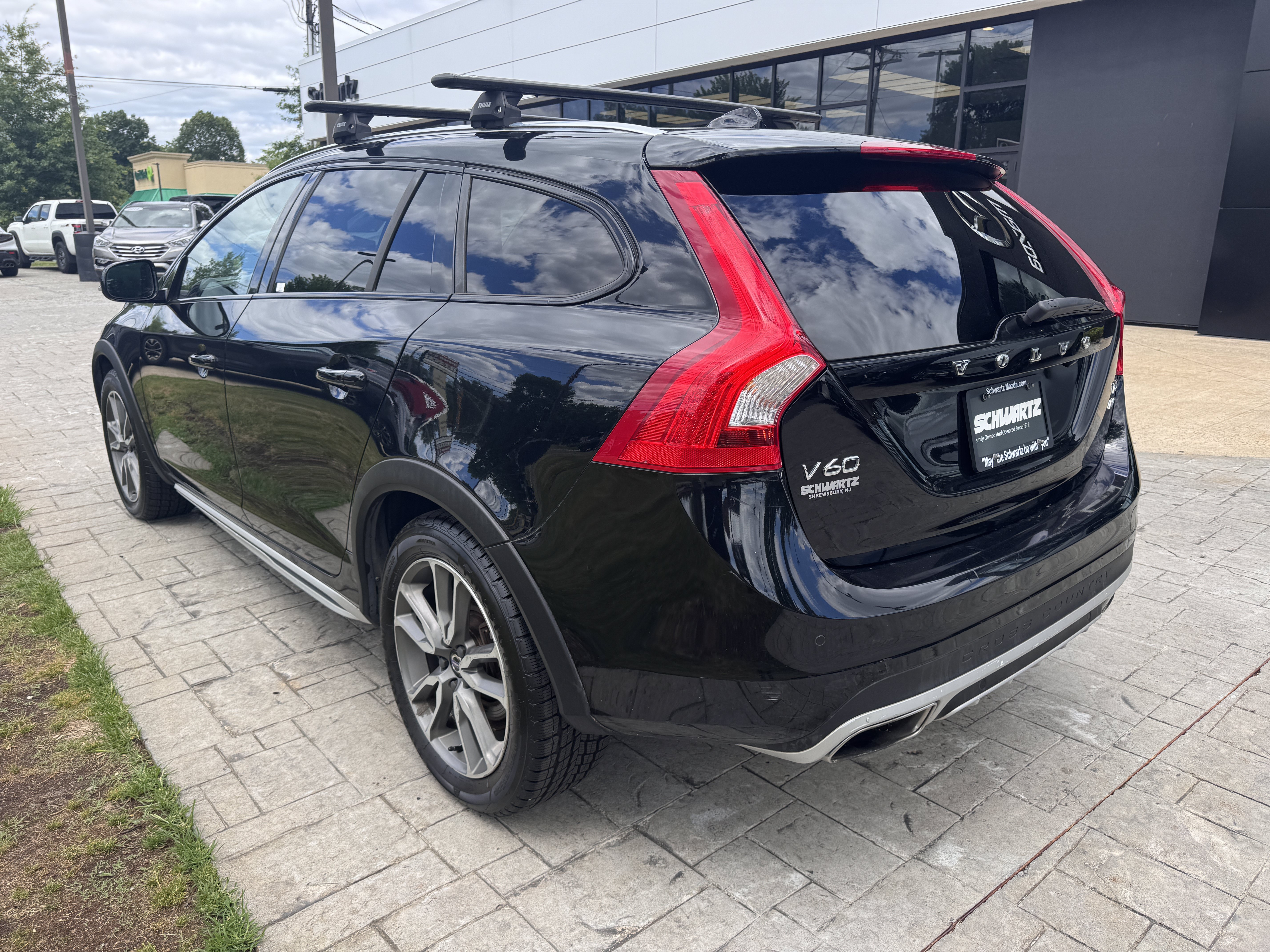 Used 2017 Volvo V60 T5 Cross Country w/ Climate Package AWD/4WD image 6