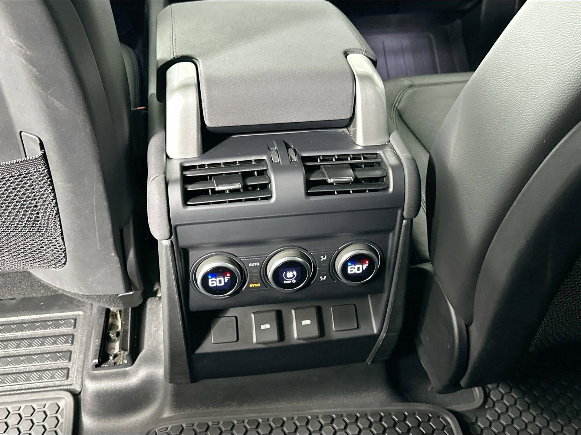 Certified 2023 Land Rover Defender 130 SE image 24