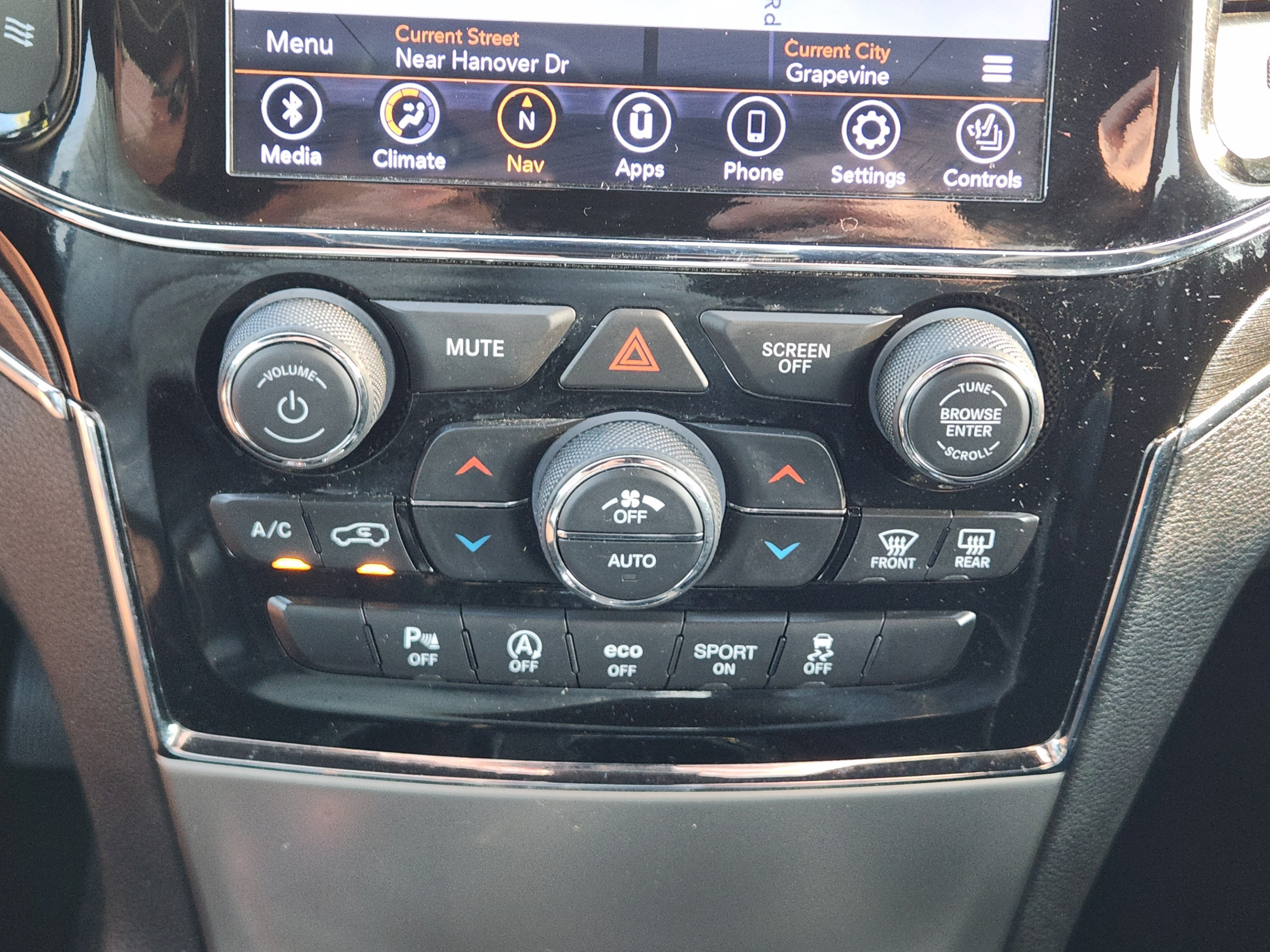 Used 2020 Jeep Grand Cherokee Trailhawk AWD/4WD image 11