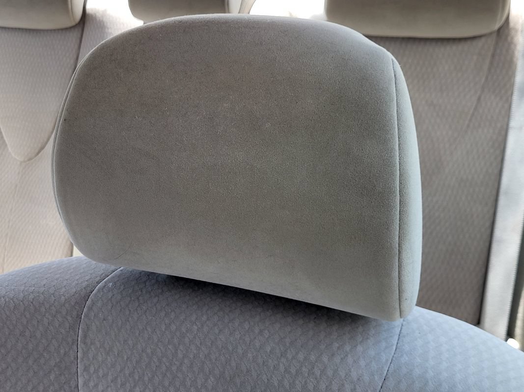 Used 2010 Toyota Camry LE FWD image 18