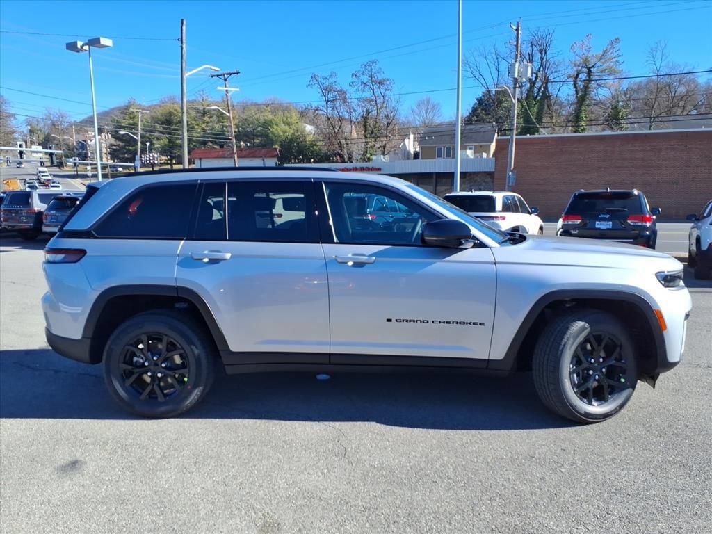 New 2026 Jeep Grand Cherokee Altitude AWD/4WD video 3