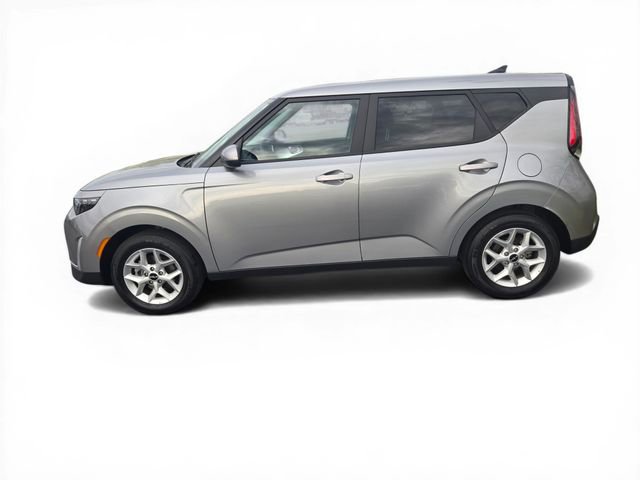 Used 2025 Kia Soul LX FWD image 7