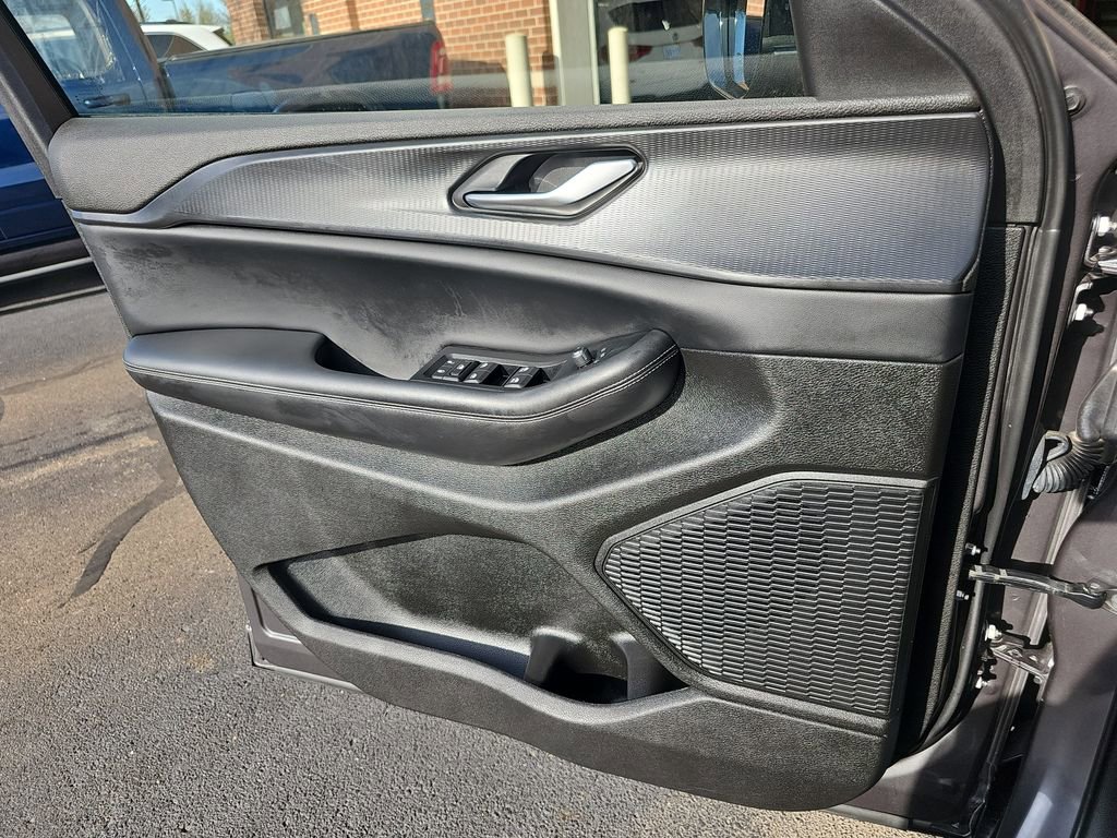 Certified 2023 Jeep Grand Cherokee L Laredo AWD/4WD image 29