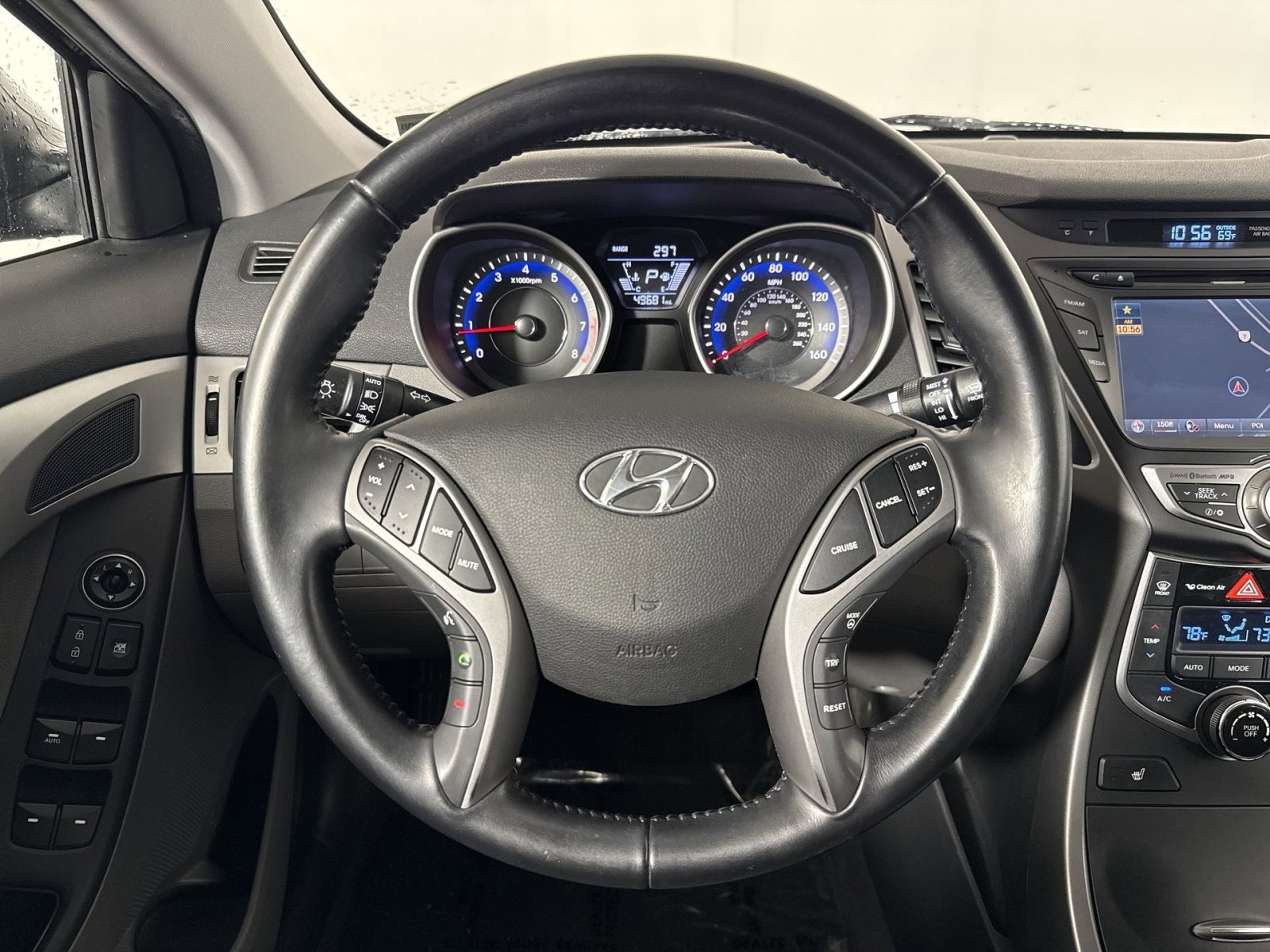 Used 2014 Hyundai Elantra Limited w/ Option Group 03 FWD image 16