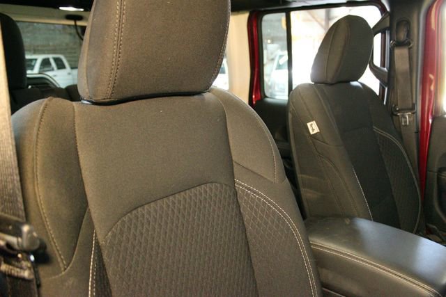 Used 2021 Jeep Wrangler Unlimited Sahara AWD/4WD image 11