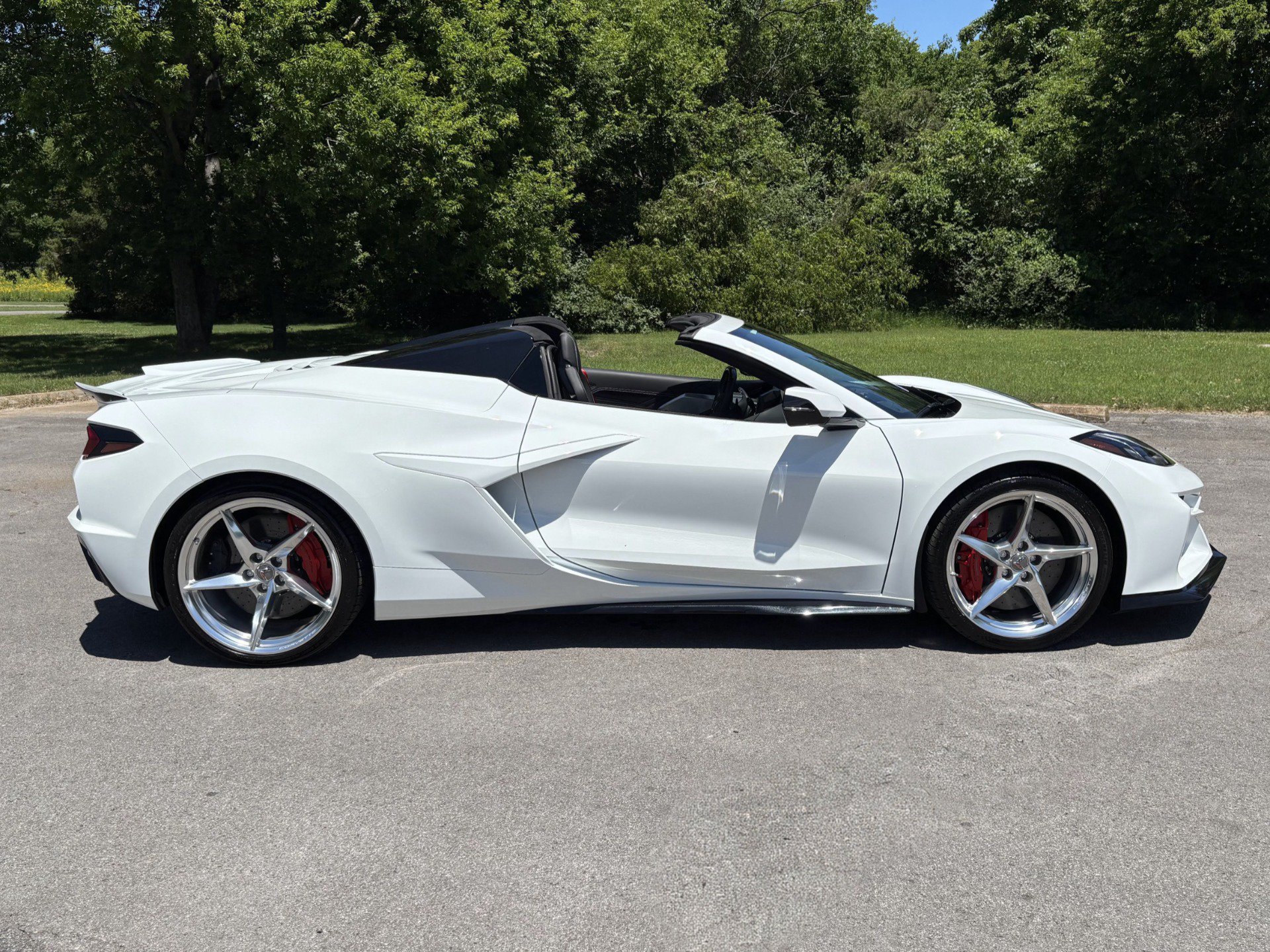 Used 2024 Chevrolet Corvette E-Ray AWD/4WD image 7