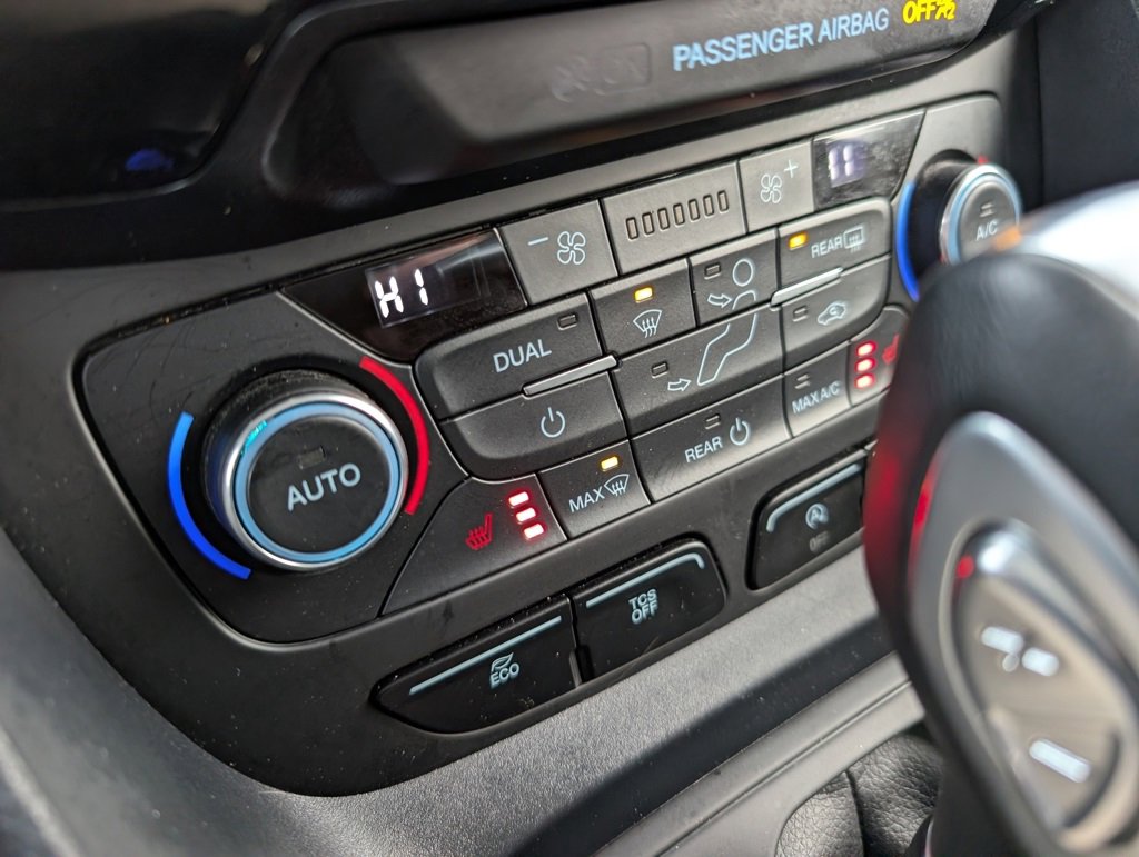 Used 2020 Ford Transit Connect Titanium w/ Trailer Tow Package image 25