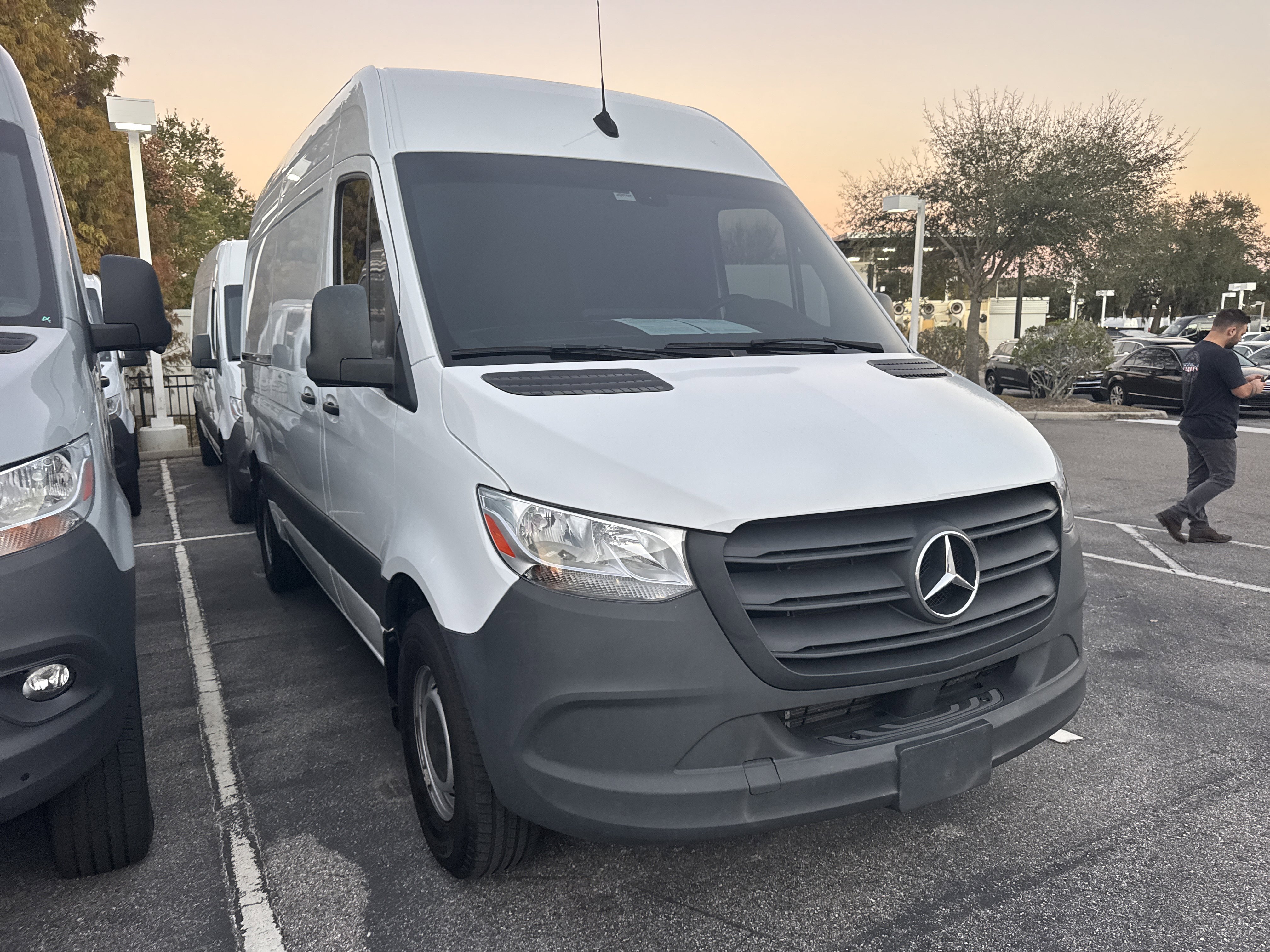 Used 2024 Mercedes-Benz Sprinter 2500 image 1