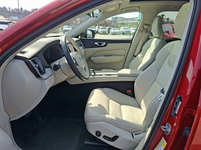 Used 2024 Volvo XC60 B5 Plus w/ Climate Package AWD/4WD image 13