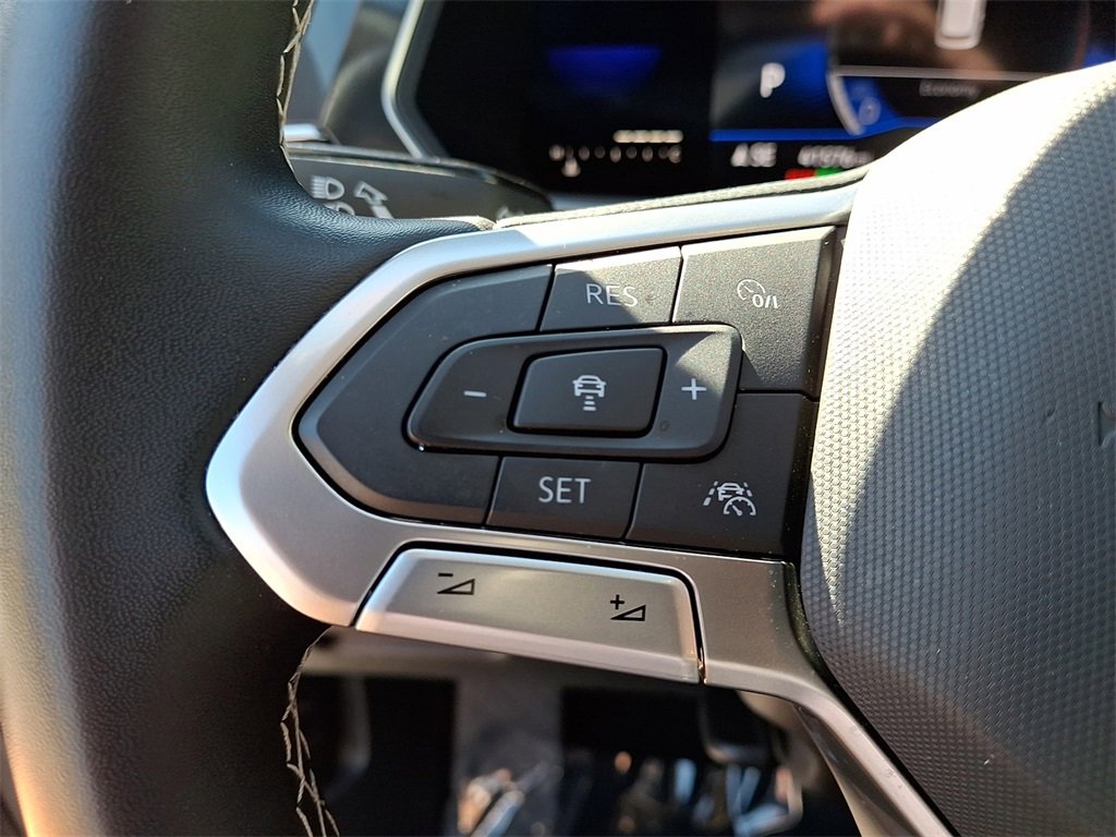 Used 2022 Volkswagen Tiguan SE image 21