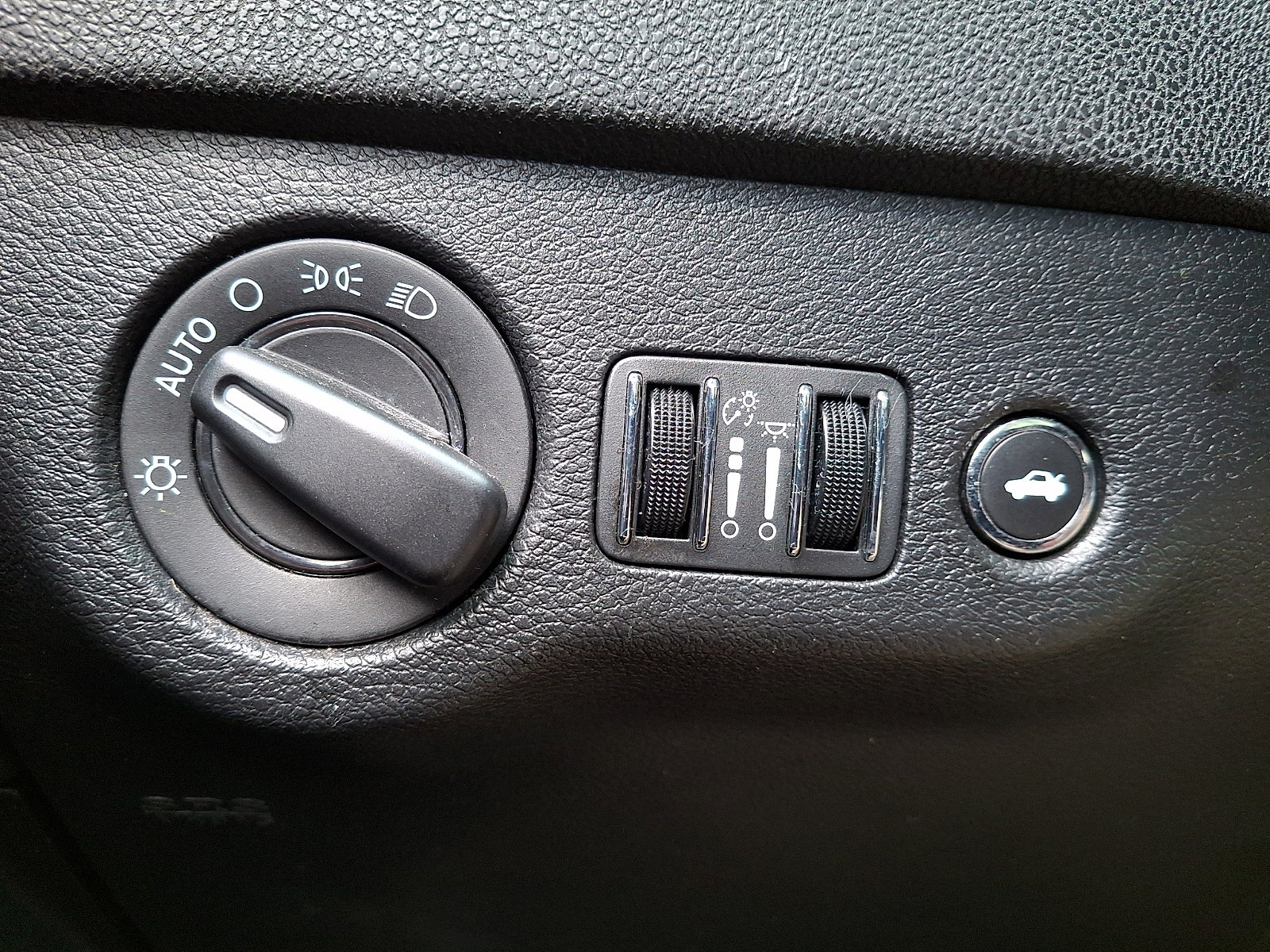 Used 2023 Dodge Charger SXT RWD image 19