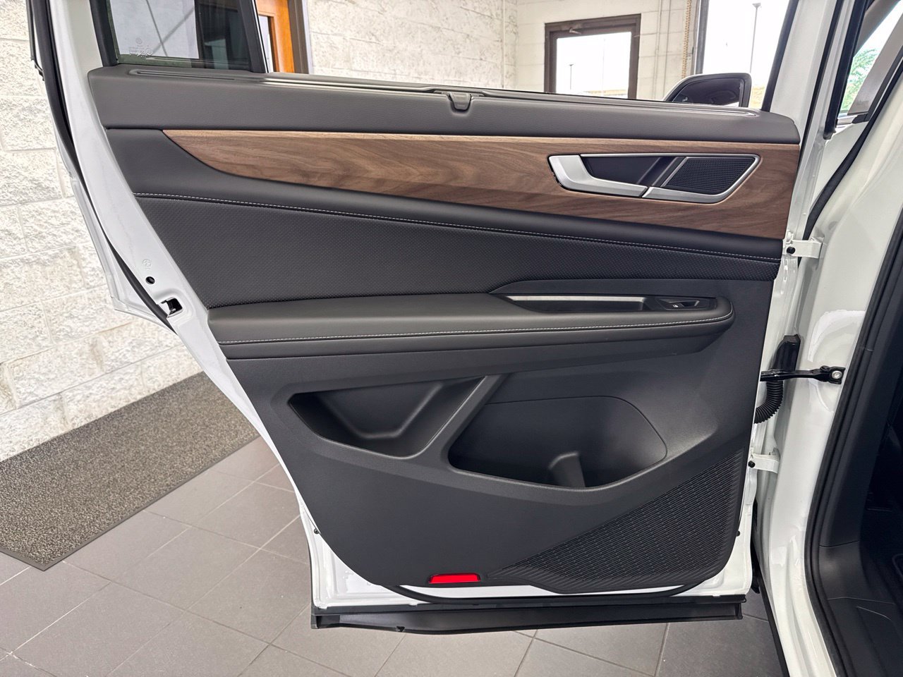 Used 2026 Volkswagen Atlas SE FWD image 48