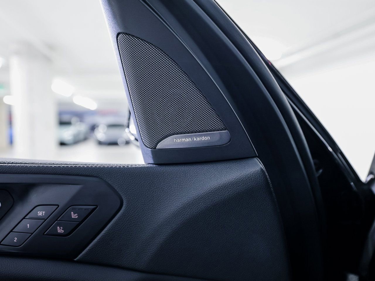 Used 2022 BMW X5 M50i w/ Executive Package image 22