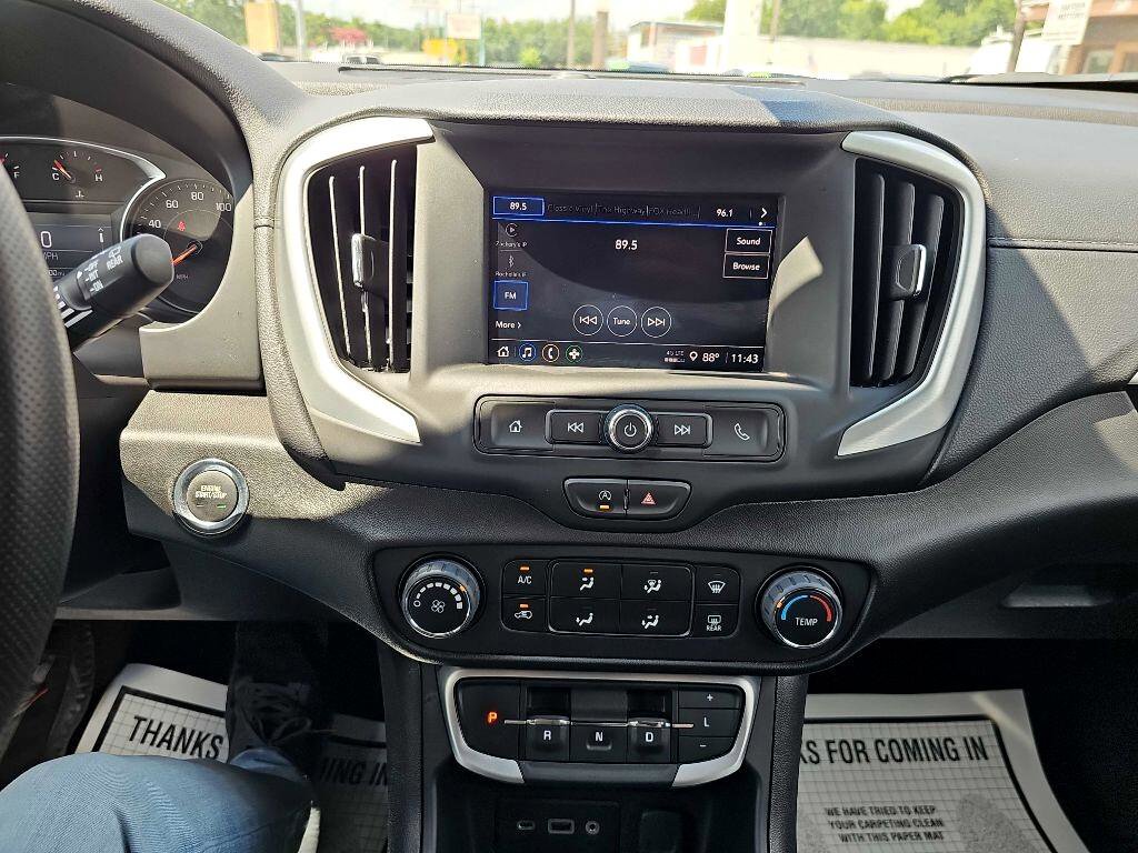 Used 2024 GMC Terrain SLE image 27